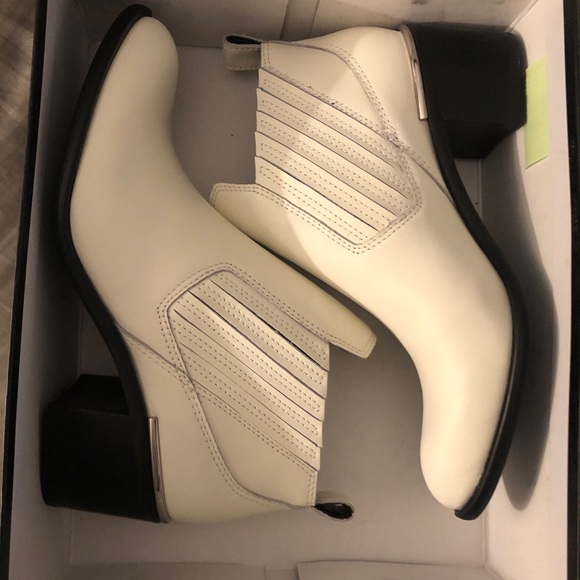 Percy Dolce Vita White Booties - Picture 3 of 4